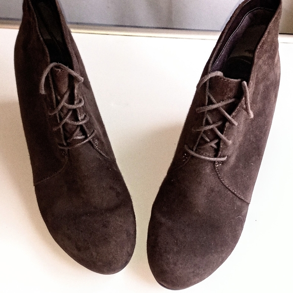 CLARK'S WEDGE SUEDE BOOTIE SZ.10 - Picture 3 of 4